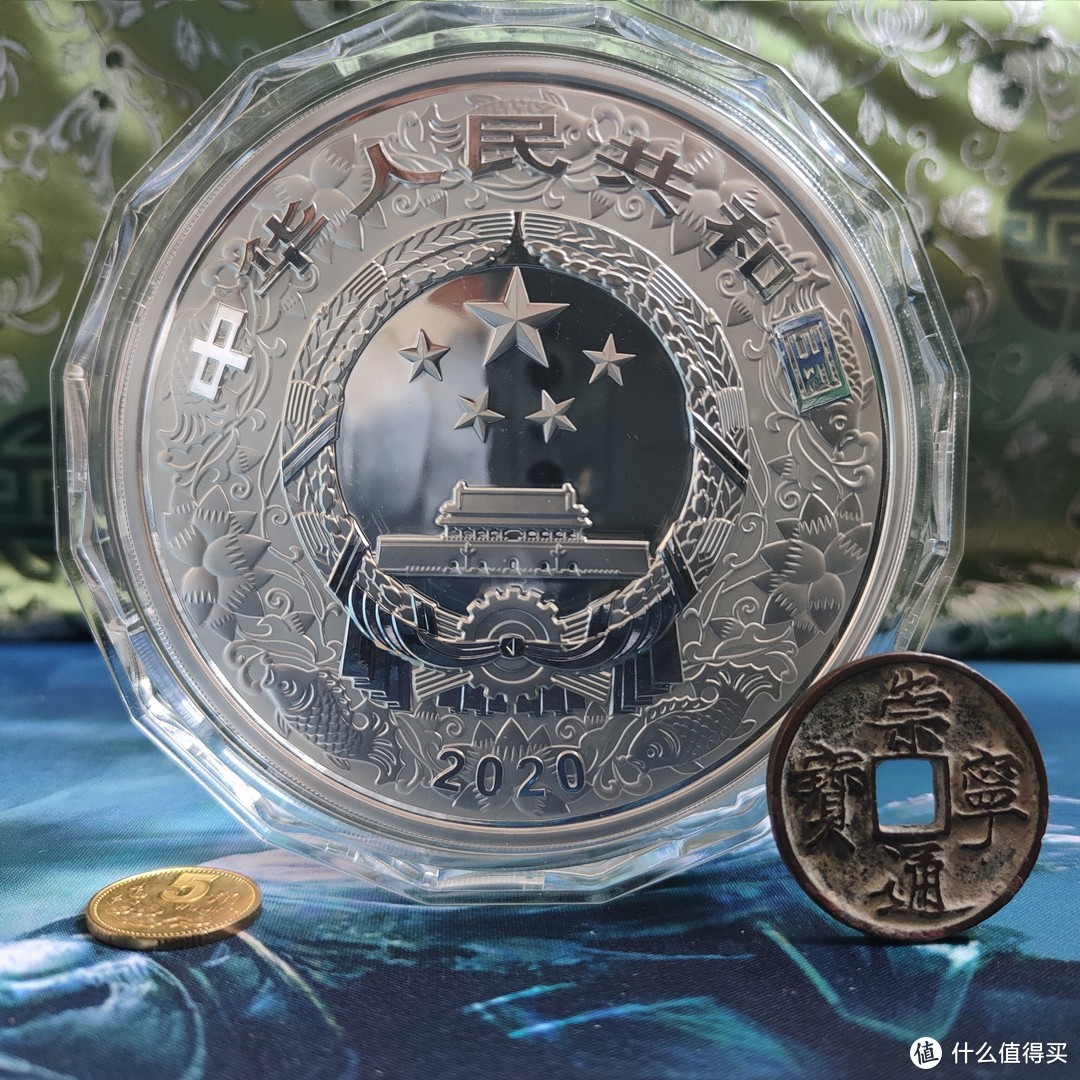 法定货币可以使用国徽
